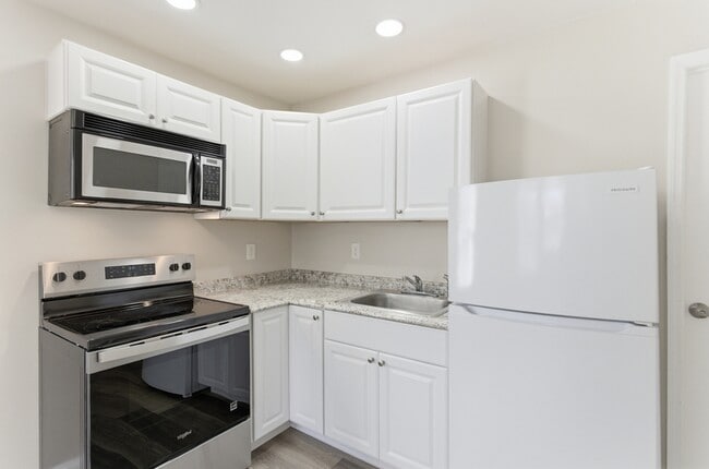 Photo - 109 N Cruze St Unit 1L