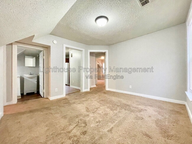 Photo - 1167 Pine St