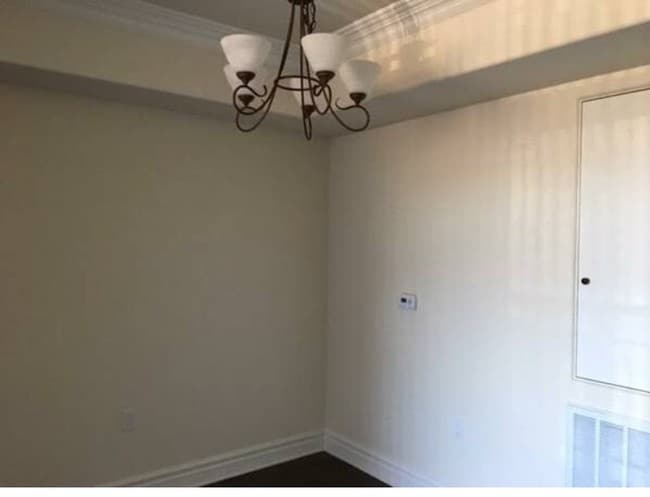 Building Photo - 13820 Victory Blvd Unit 213 Rental