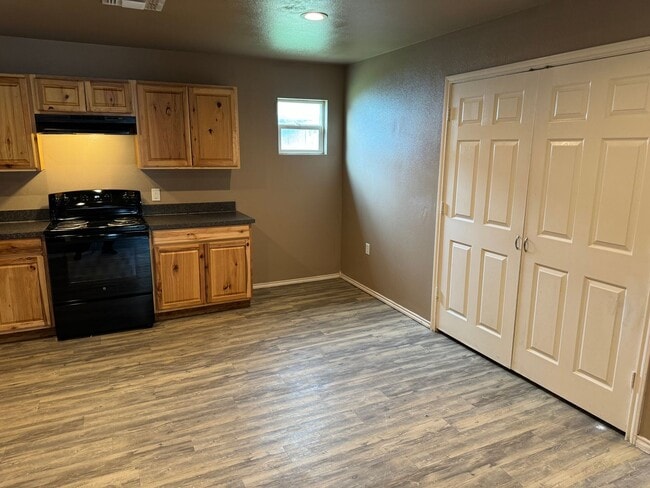 Photo - Fenced Backyard Garage *sec 8 approved*