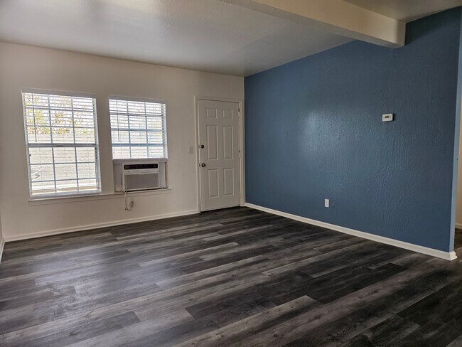 Photo - 523 W 6th St Unit #B