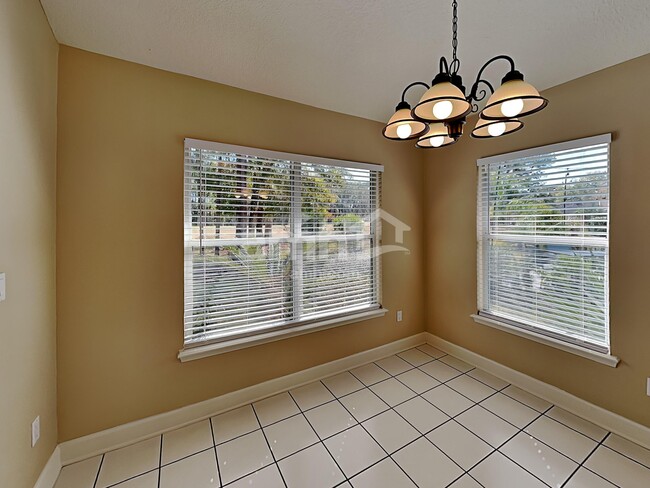 Photo - 805 Putters Green Way N