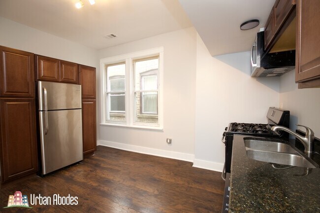 Photo - 3649 W Montrose Ave Unit 2F