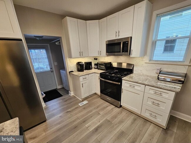 Photo - 404 W Wayne Ave