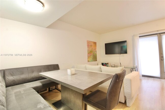 Photo - 435 21st St Unidad 102