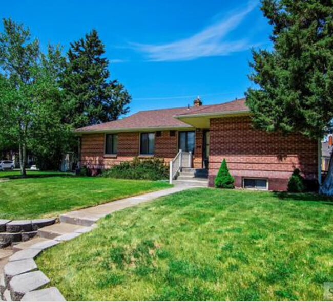 Photo - 680 Lincoln Dr