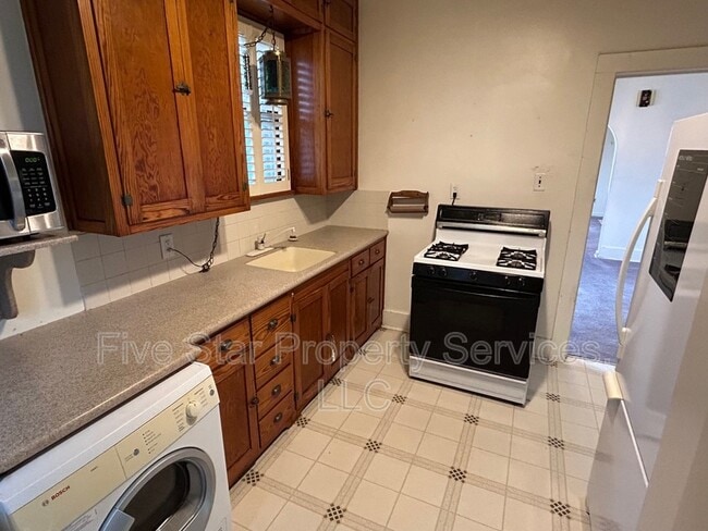 Photo - 908 E Reservoir St