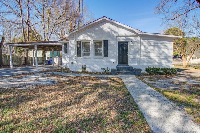 Building Photo - 2615 Warm Ave