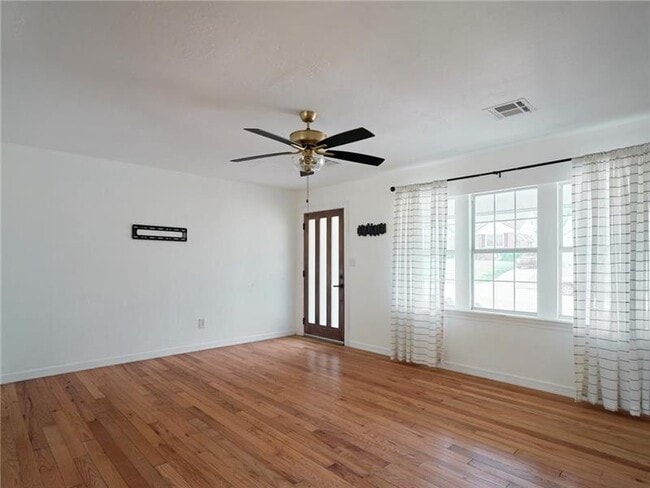 Photo - 817 NW 48th St