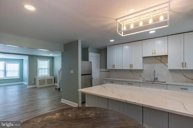 Photo - 6519 Dorel St