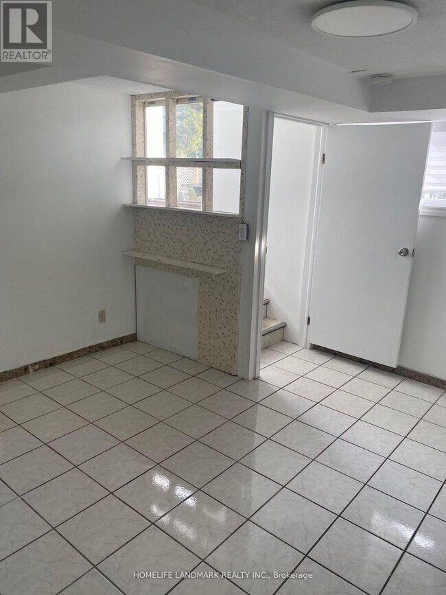 Photo - 169 Westmount Ave