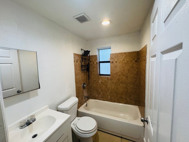 Photo - 536 SW 6th Terrace Unit 536