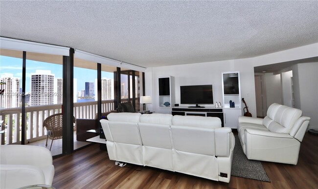 Photo - 1000 W Island Blvd Unit 2005