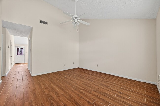 Photo - 10913 Bexley Dr