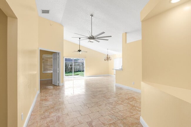 Photo - 126 N Weathersfield Ave