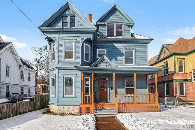 Photo - 302 Kellogg St