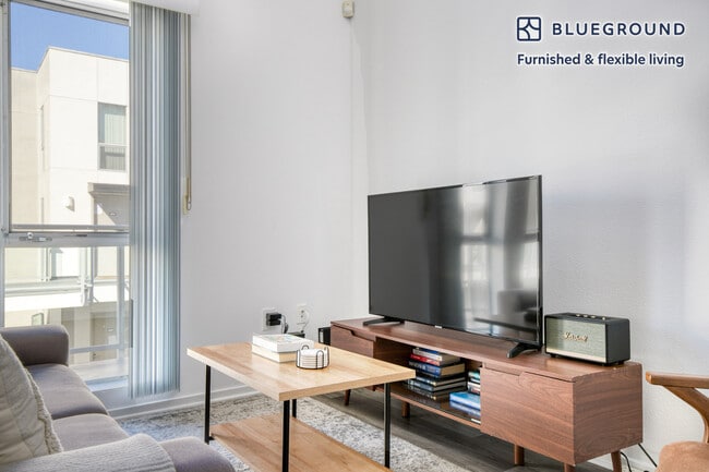 Photo - 4133 Redwood Ave Unidad FL4-ID1002