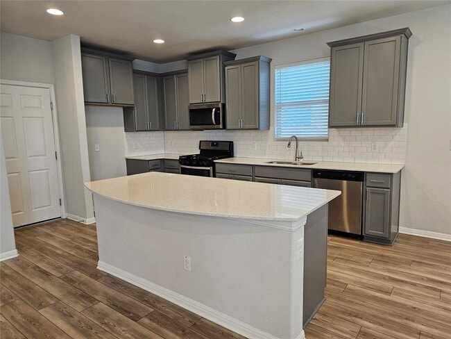 Photo - 128 Munk Ln