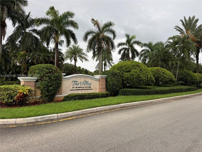 Building Photo - 6482 Emerald Dunes Dr Unit 303