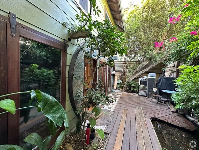 Building Photo - 2925 Strongs Dr Unit 1/2 Rental