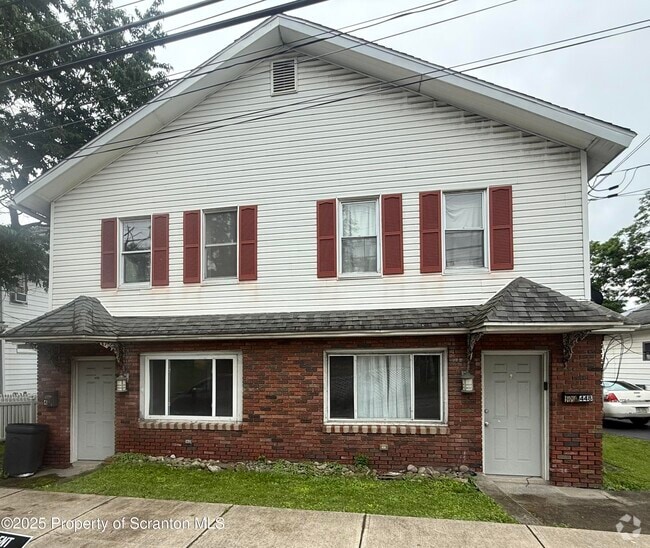 Building Photo - 450 N Main St Rental