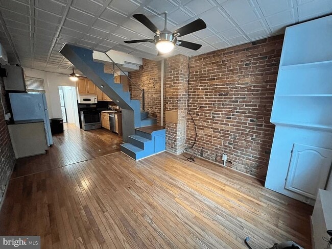 Building Photo - 228 Parker St NE Rental