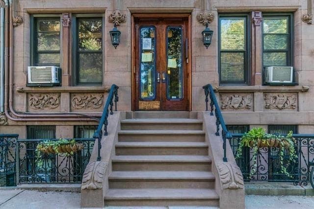 Photo - 253 8th St