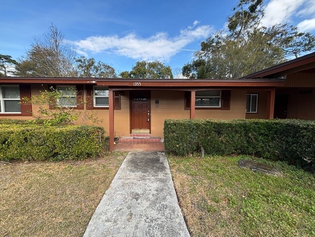 Photo - Spacious 3BR Home with Bonus Room. Outdoor Patio. Fenced Backyard. No HOA. Pet Friendly!