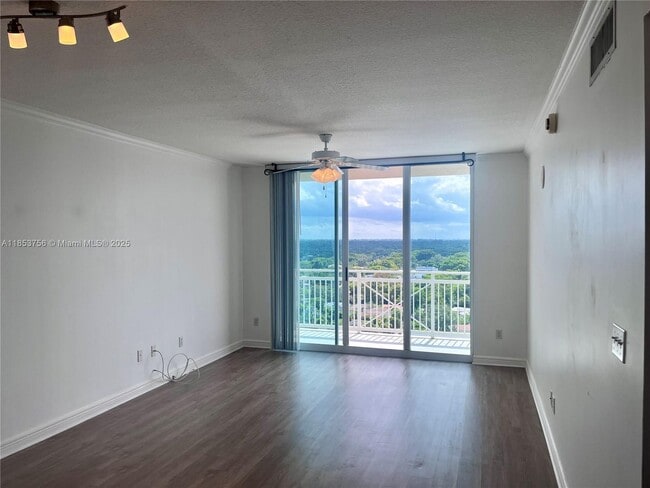 Building Photo - 2665 SW 37th Ave Unit 1510 Rental
