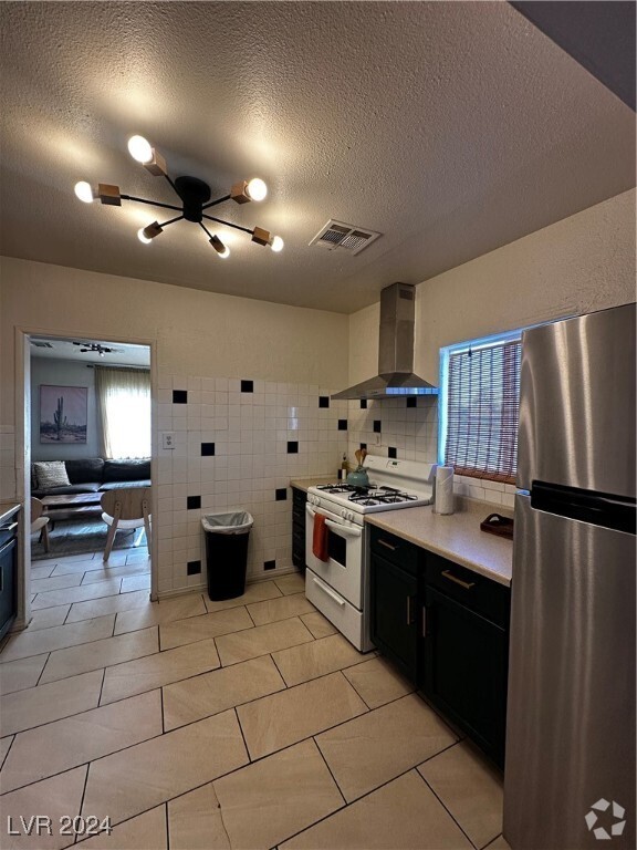 Building Photo - 2213 E Oakey Blvd Rental