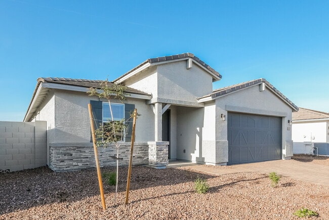 Photo - 24461 Grove St