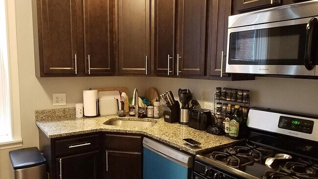 Photo - 2249 W Iowa St Unit 2F