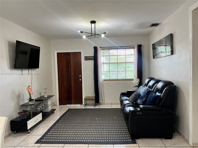 Photo - 120 SW 68th Ave