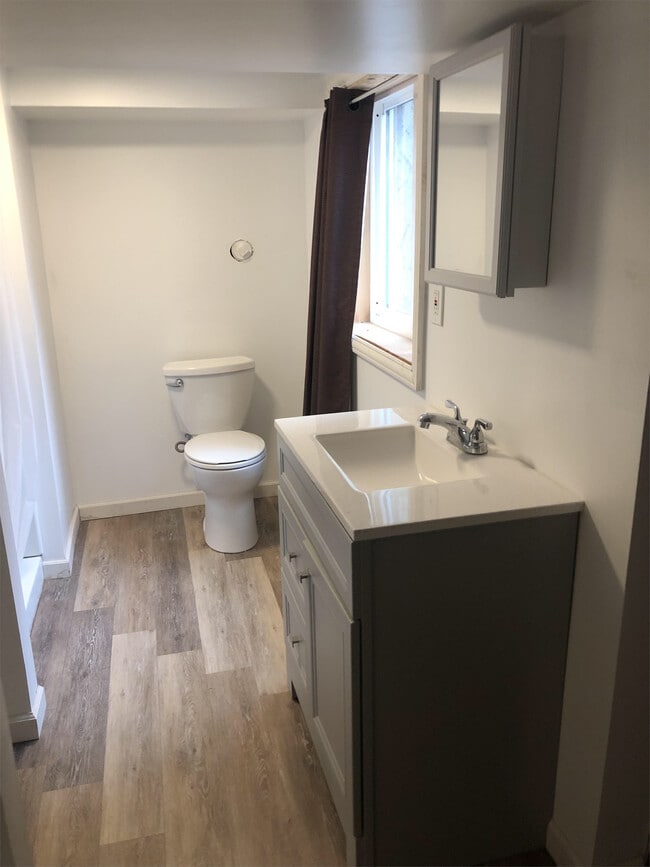 Photo - 2346 Ravine St