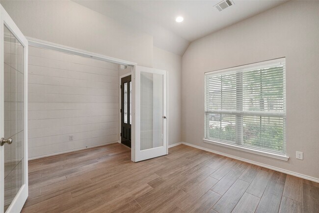 Photo - 132 Fox Trail Rd