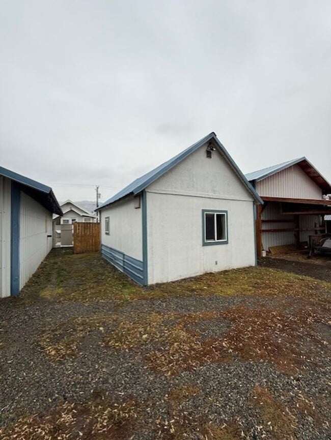 Photo - Great studio unit downtown. Ready to occupy!