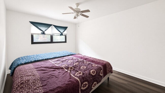 1947 W Granville Ave Unit 1N