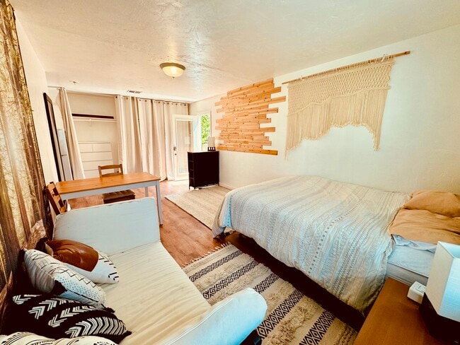 Photo - 12845 Gilmore Ave