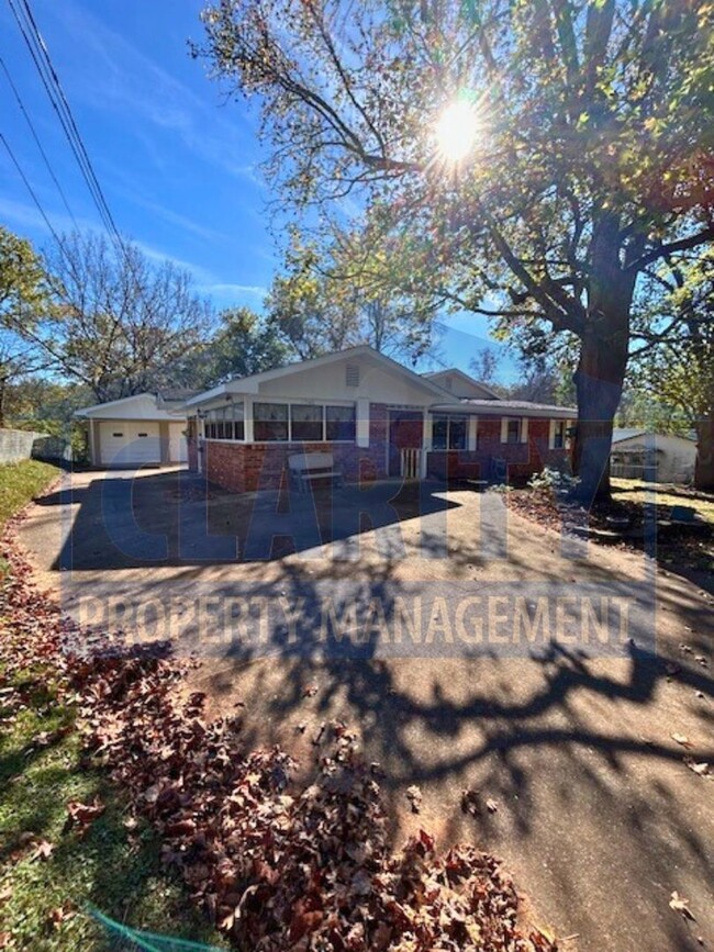 Single-level, 3-bedroom home in Chattanooga - Single-level, 3-bedroom home in Chattanooga