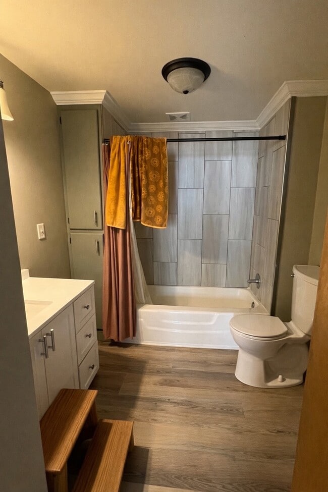 Photo - 1410 10th St S