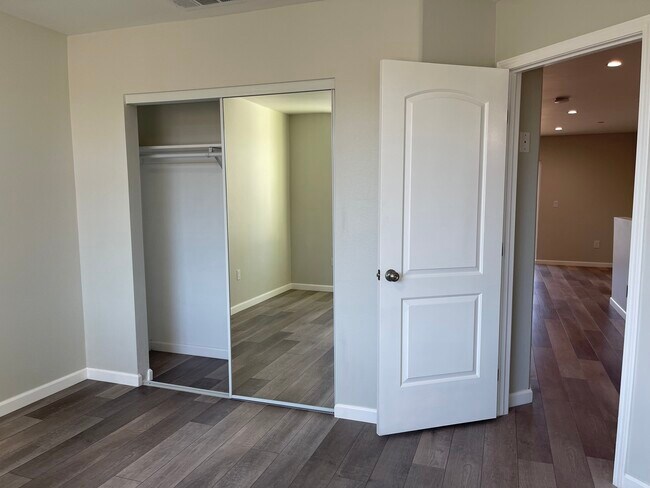 900 W Graham Ave Unit 3
