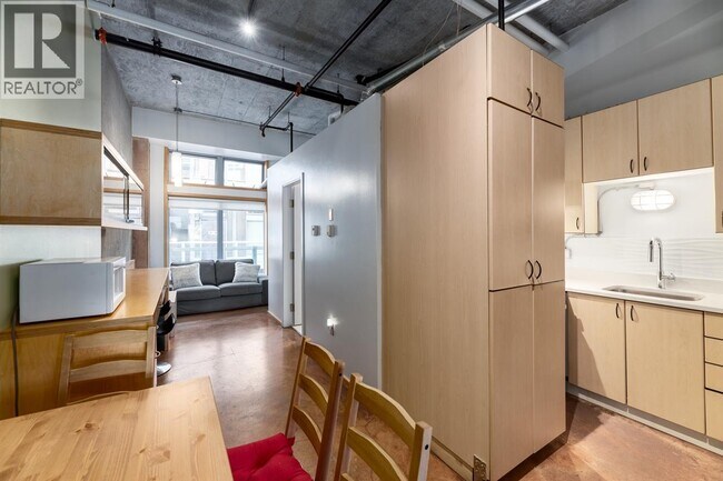 1529 W 6th Ave Unit 3XX