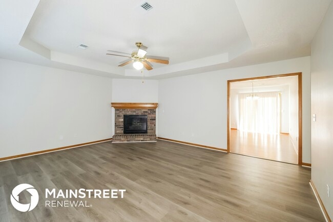 Photo - 315 E Elm St