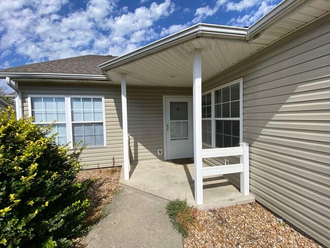 Photo - 2127 Highridge Dr