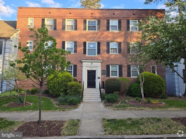 Building Photo - 2125 Suitland Terrace SE Unit 101 Rental