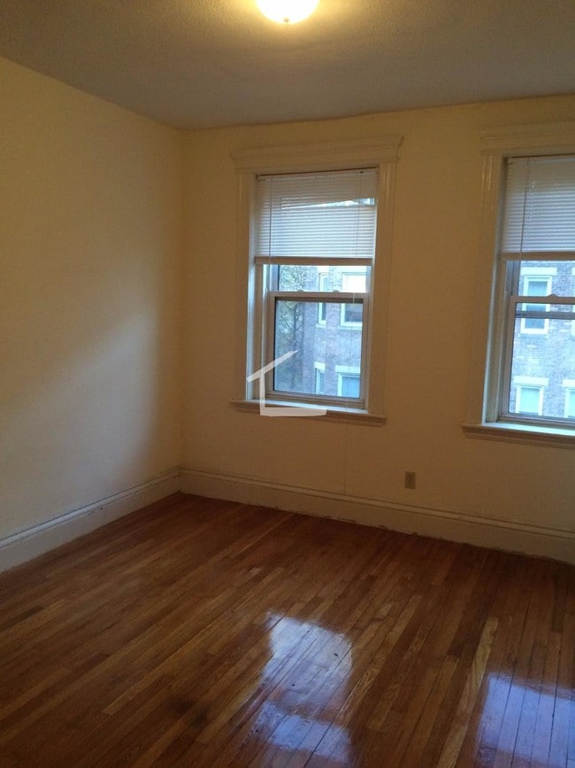 Photo - 107 Queensberry St Unit 8