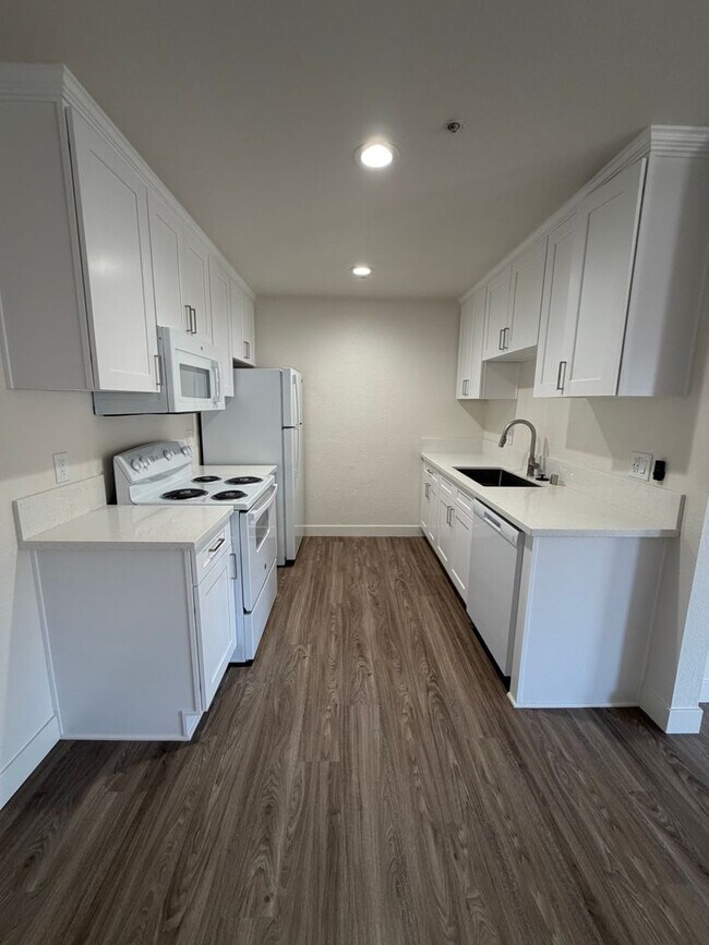 Sycamore Hills Village Apartments