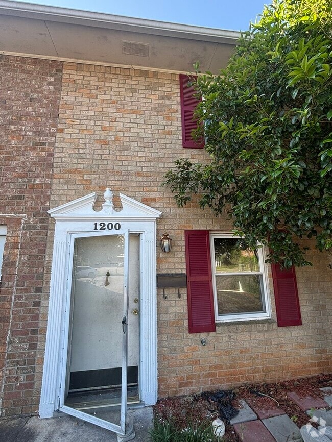 Building Photo - 1200 Cactus Ave Rental