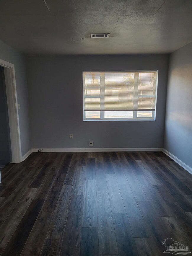 Photo - 5549 Mayfair Dr