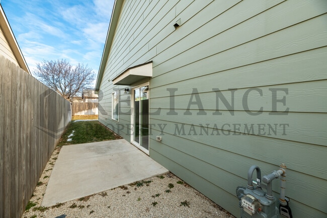 Photo - 212 W May St